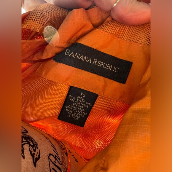 Banana Republic Waterproof Vest - Picture 6 of 12